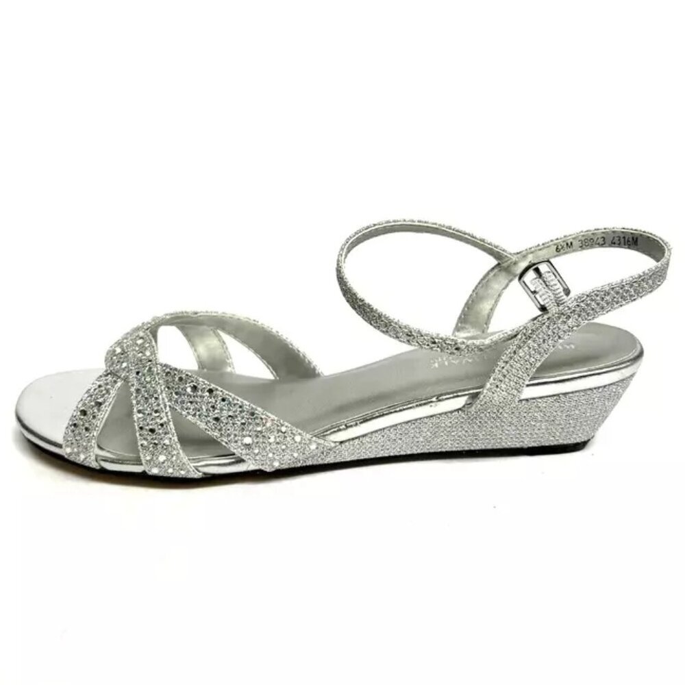 Touch Ups Womens Lena Sandal Silver 6.5 M